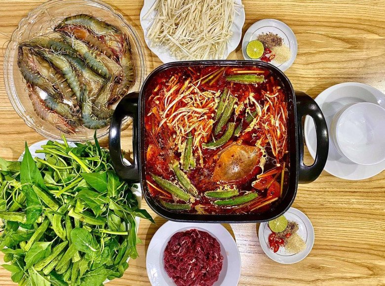 Vợ xinh đẹp của đạo diễn Người Phán Xử khoe &#34;lẩu siêu tốc&#34;, không cần đảm cũng làm được ngon ơ - 9