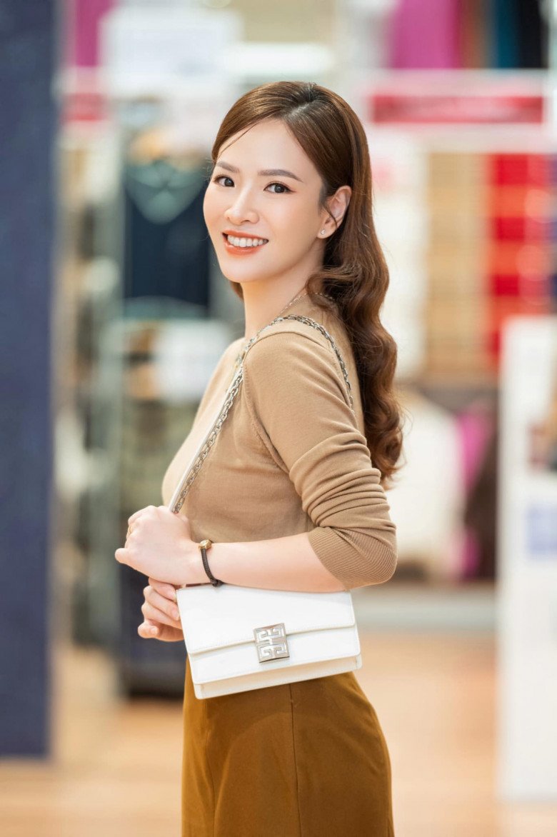 Vợ xinh đẹp của đạo diễn Người Phán Xử khoe &#34;lẩu siêu tốc&#34;, không cần đảm cũng làm được ngon ơ - 1