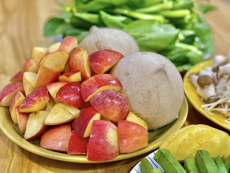 Vợ xinh đẹp của đạo diễn Người Phán Xử khoe &#34;lẩu siêu tốc&#34;, không cần đảm cũng làm được ngon ơ - 3
