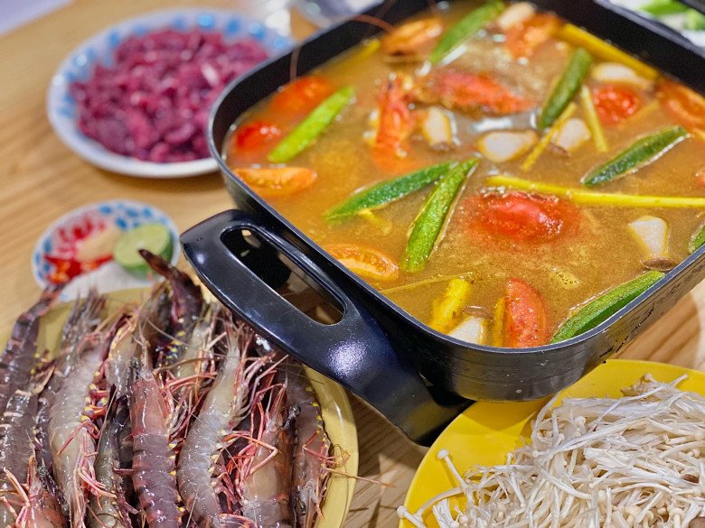 Vợ xinh đẹp của đạo diễn Người Phán Xử khoe &#34;lẩu siêu tốc&#34;, không cần đảm cũng làm được ngon ơ - 2