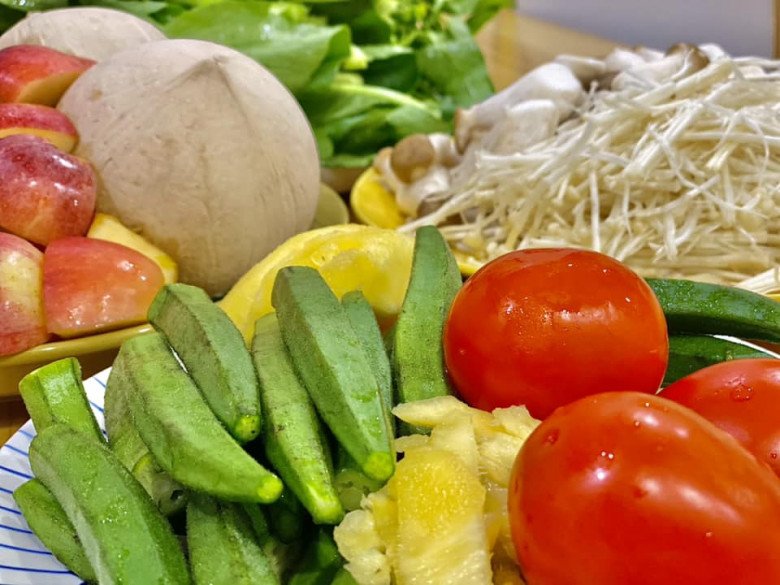 Vợ xinh đẹp của đạo diễn Người Phán Xử khoe &#34;lẩu siêu tốc&#34;, không cần đảm cũng làm được ngon ơ - 4