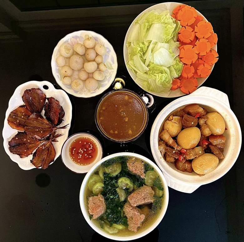 9X chưa chồng đã xinh lại đảm, bạn cứ thèm ăn lại nhắn tin đòi nấu để sang ăn ké - 5