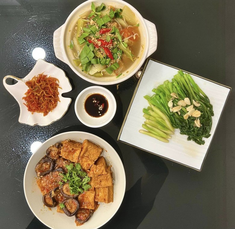 9X chưa chồng đã xinh lại đảm, bạn cứ thèm ăn lại nhắn tin đòi nấu để sang ăn ké - 7