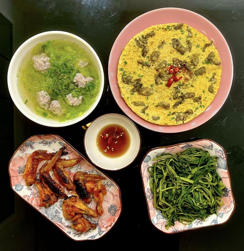 9X chưa chồng đã xinh lại đảm, bạn cứ thèm ăn lại nhắn tin đòi nấu để sang ăn ké - 8