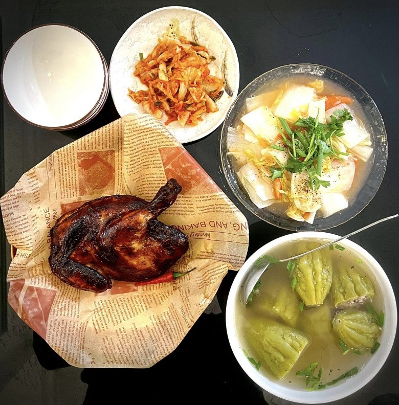 9X chưa chồng đã xinh lại đảm, bạn cứ thèm ăn lại nhắn tin đòi nấu để sang ăn ké - 11