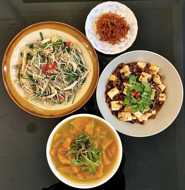 9X chưa chồng đã xinh lại đảm, bạn cứ thèm ăn lại nhắn tin đòi nấu để sang ăn ké - 13