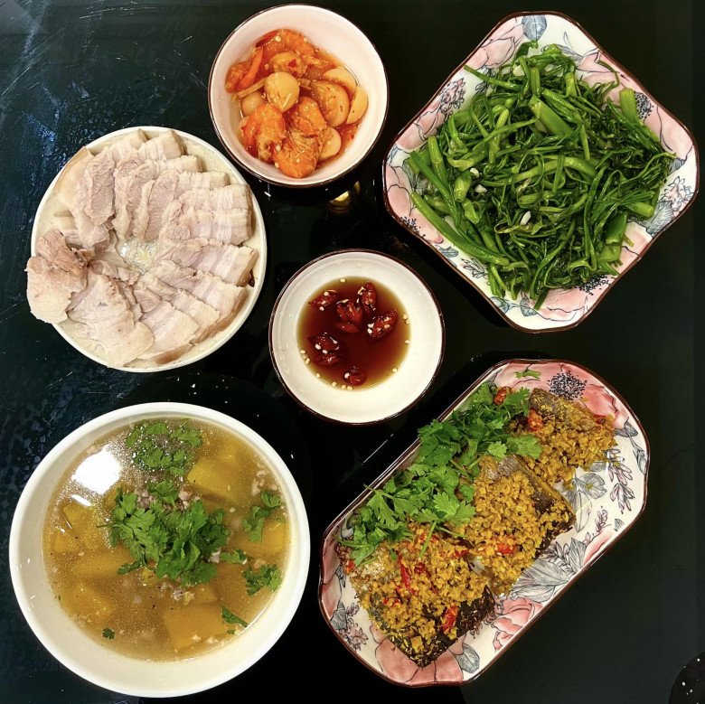 9X chưa chồng đã xinh lại đảm, bạn cứ thèm ăn lại nhắn tin đòi nấu để sang ăn ké - 16