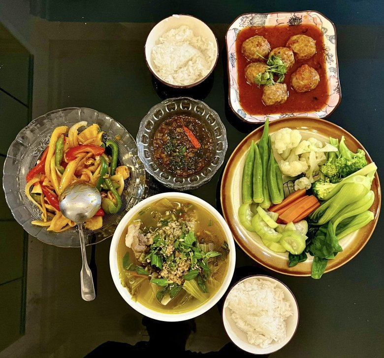 9X chưa chồng đã xinh lại đảm, bạn cứ thèm ăn lại nhắn tin đòi nấu để sang ăn ké - 19