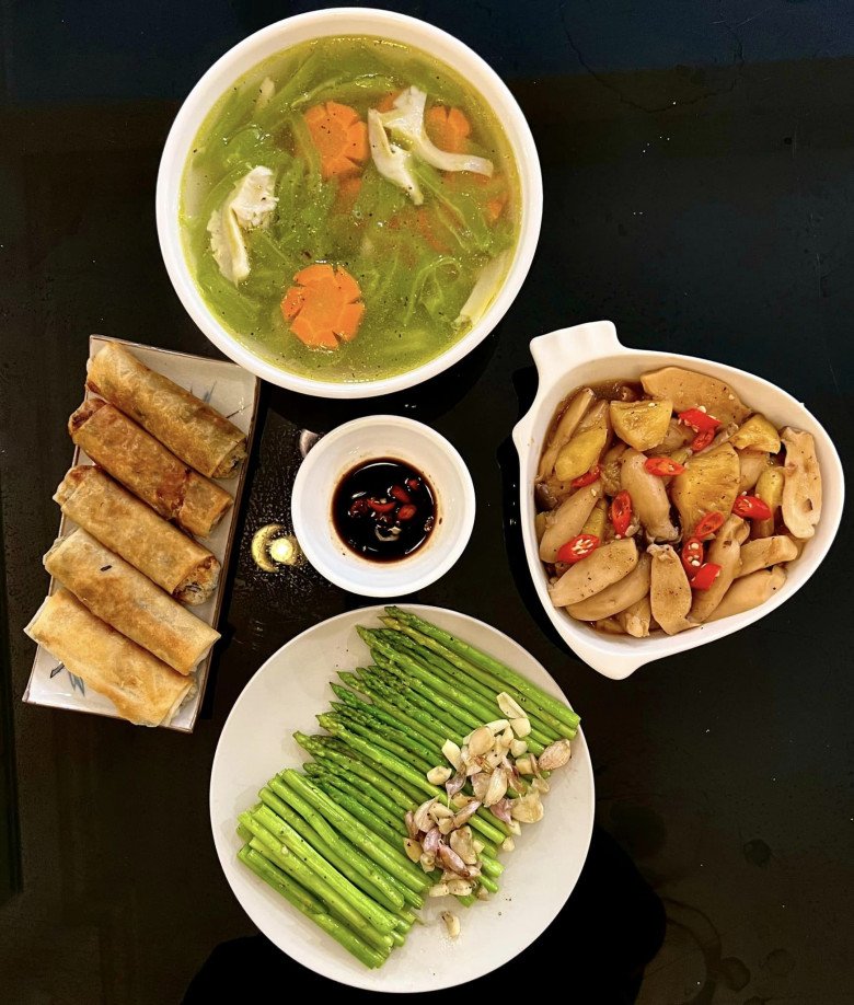 9X chưa chồng đã xinh lại đảm, bạn cứ thèm ăn lại nhắn tin đòi nấu để sang ăn ké - 22