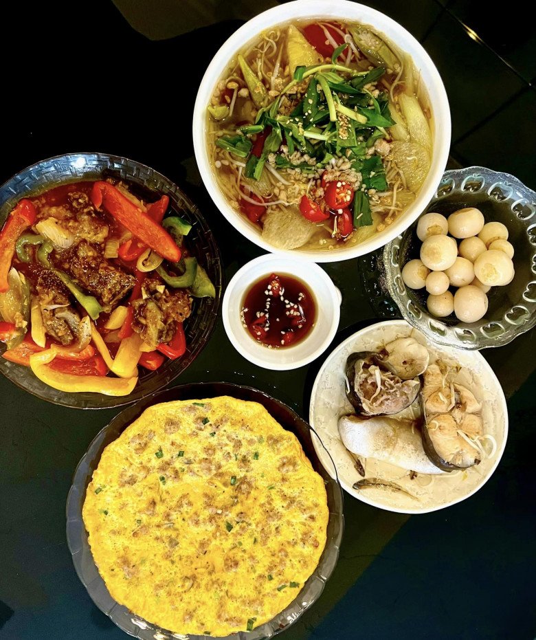 9X chưa chồng đã xinh lại đảm, bạn cứ thèm ăn lại nhắn tin đòi nấu để sang ăn ké - 25