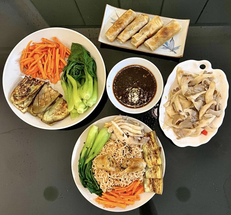 9X chưa chồng đã xinh lại đảm, bạn cứ thèm ăn lại nhắn tin đòi nấu để sang ăn ké - 26