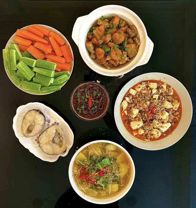 9X chưa chồng đã xinh lại đảm, bạn cứ thèm ăn lại nhắn tin đòi nấu để sang ăn ké - 28