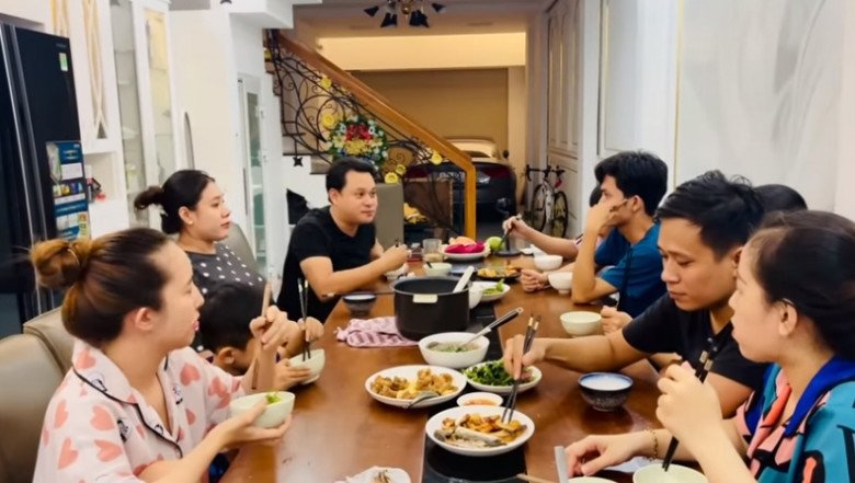 Chồng Hồ Bích Trâm nửa đêm gửi thực đơn cho anh trai vợ nấu, hôm sau xảy ra sự cố "dở khóc dở cười" - 18