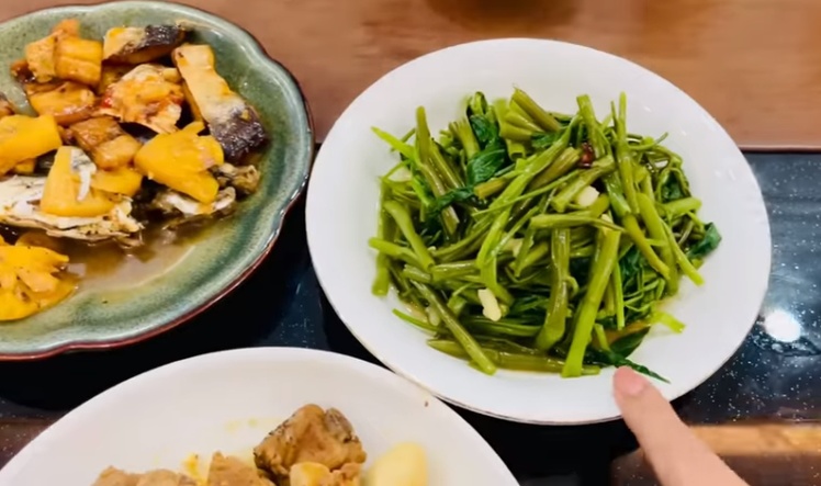 Chồng Hồ Bích Trâm nửa đêm gửi thực đơn cho anh trai vợ nấu, hôm sau xảy ra sự cố "dở khóc dở cười" - 16