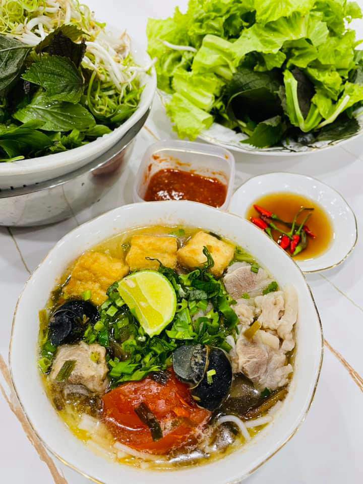 Hải Băng thèm bún quê mình liền được chồng chiều ngay, thành quả của chàng rể và mẹ vợ ngon chẳng kém nhau - 7