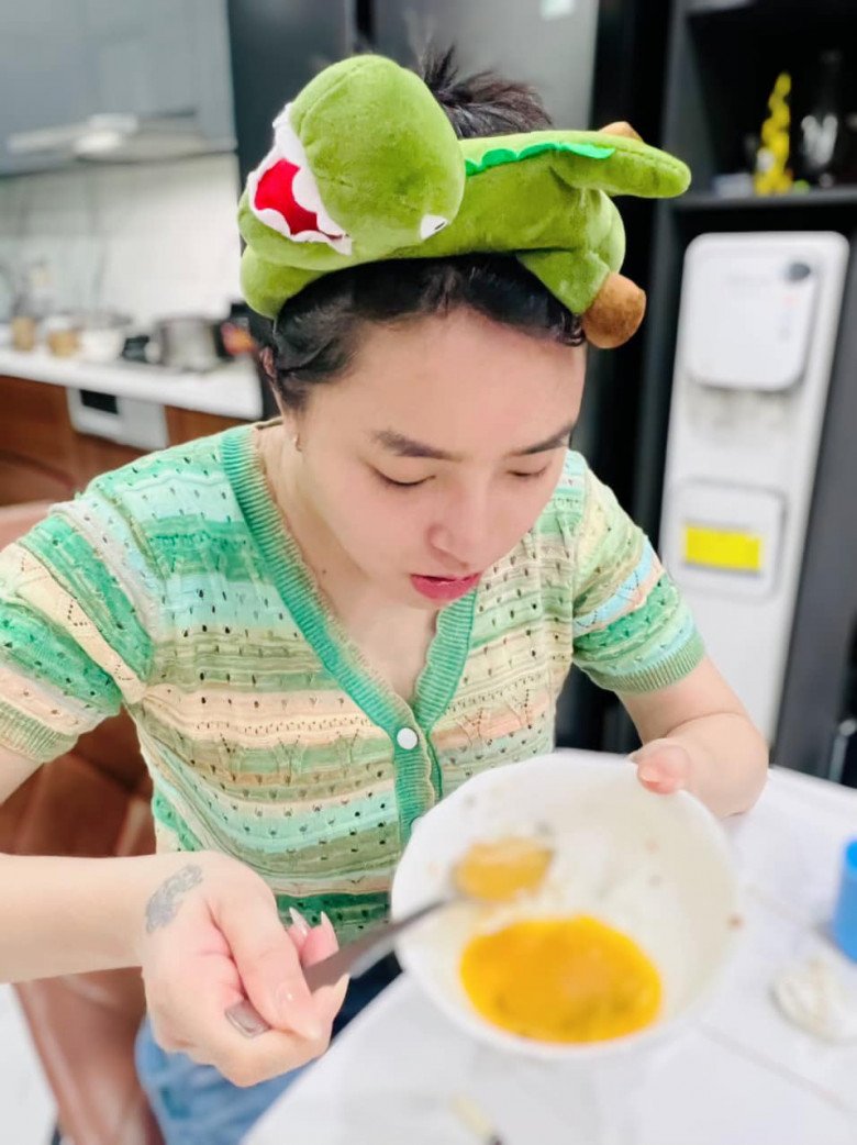 Hải Băng thèm bún quê mình liền được chồng chiều ngay, thành quả của chàng rể và mẹ vợ ngon chẳng kém nhau - 5