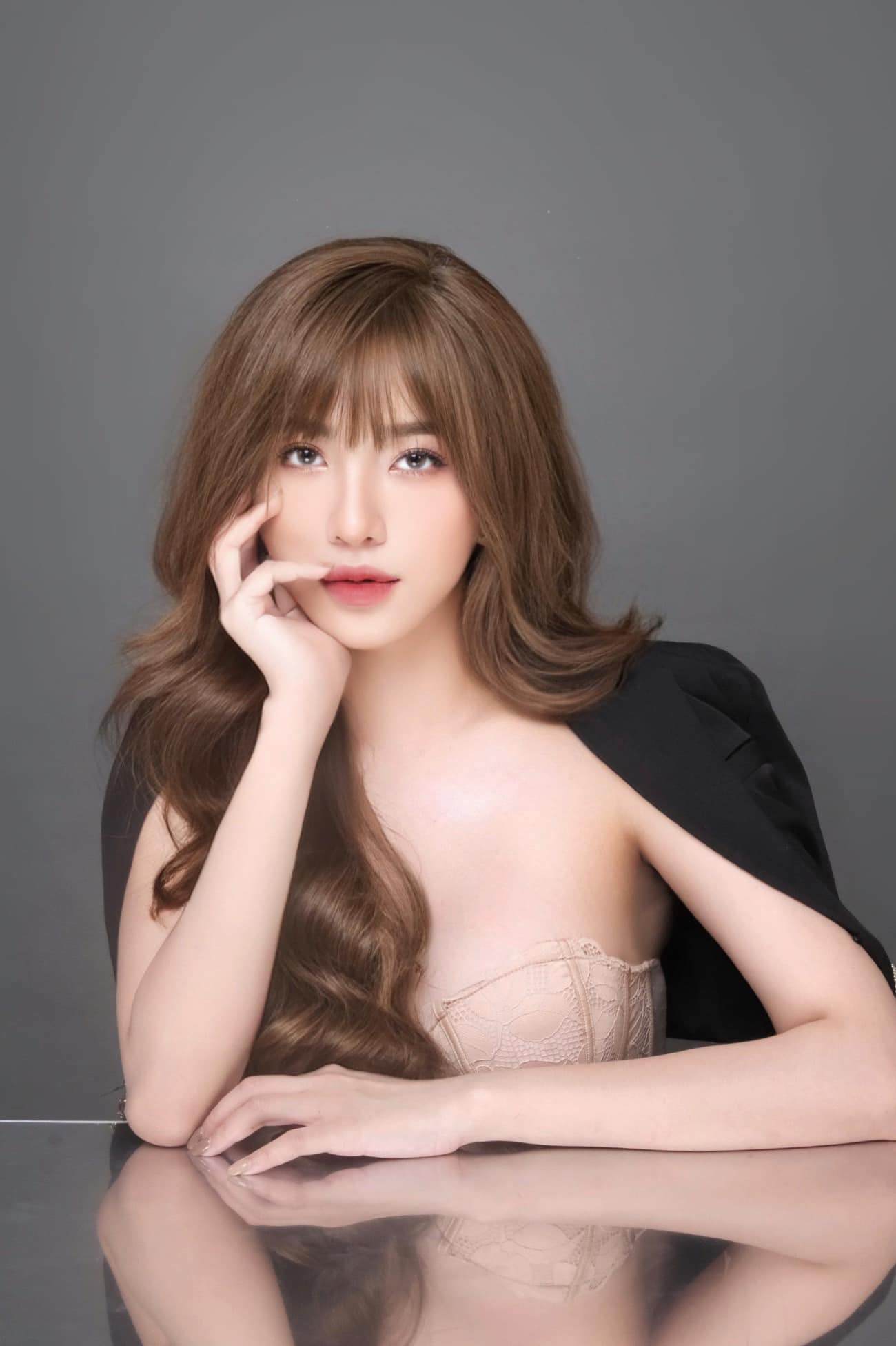 Gái xinh Đồng Nai khiến Hoàng Đức theo đuổi 4 tháng “không đổ”, các nàng Wags khác thì sao? - 2