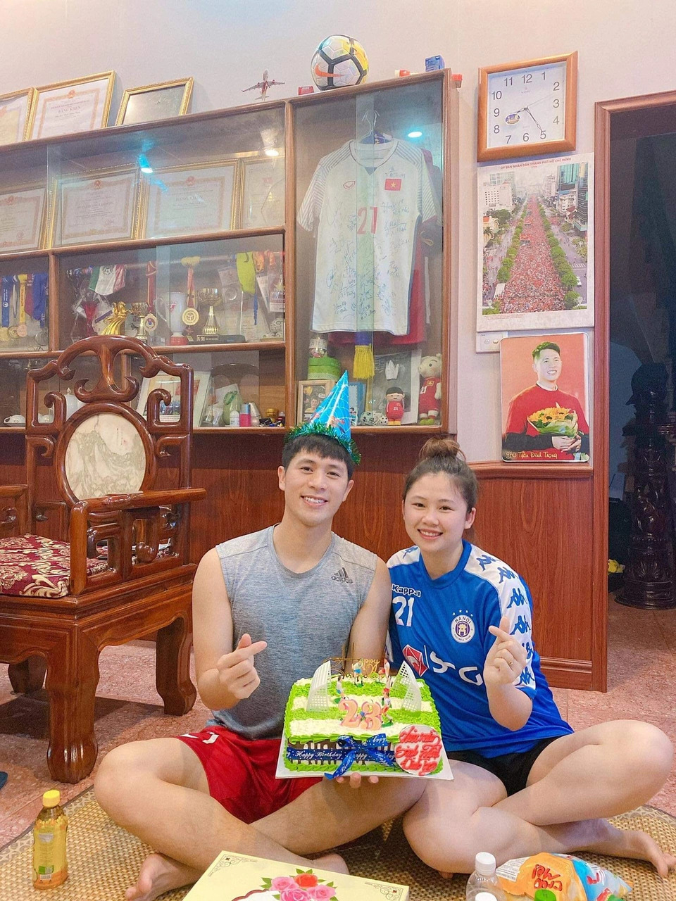 Gái xinh Đồng Nai khiến Hoàng Đức theo đuổi 4 tháng “không đổ”, các nàng Wags khác thì sao? - 7