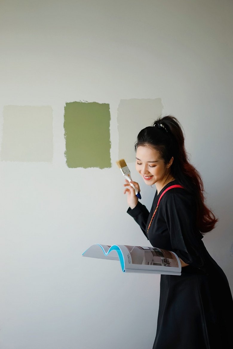 Nữ doanh nhân 9X bầu bí vẫn lăn xả tại công trình, chi tiền tỷ làm nhà tặng con trai - 3