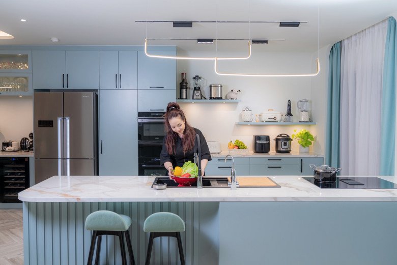 Nữ doanh nhân 9X bầu bí vẫn lăn xả tại công trình, chi tiền tỷ làm nhà tặng con trai - 13