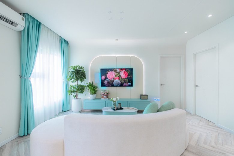 Nữ doanh nhân 9X bầu bí vẫn lăn xả tại công trình, chi tiền tỷ làm nhà tặng con trai - 5