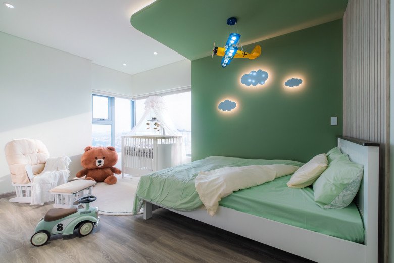 Nữ doanh nhân 9X bầu bí vẫn lăn xả tại công trình, chi tiền tỷ làm nhà tặng con trai - 9