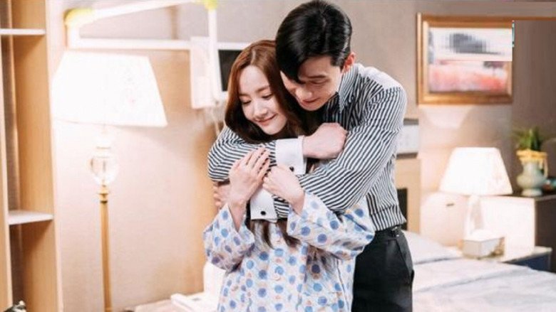 Phát hiện tấm ảnh chồng chụp chung với chị dâu, tôi “hóa đá” khi biết sự thật trớ trêu - 1