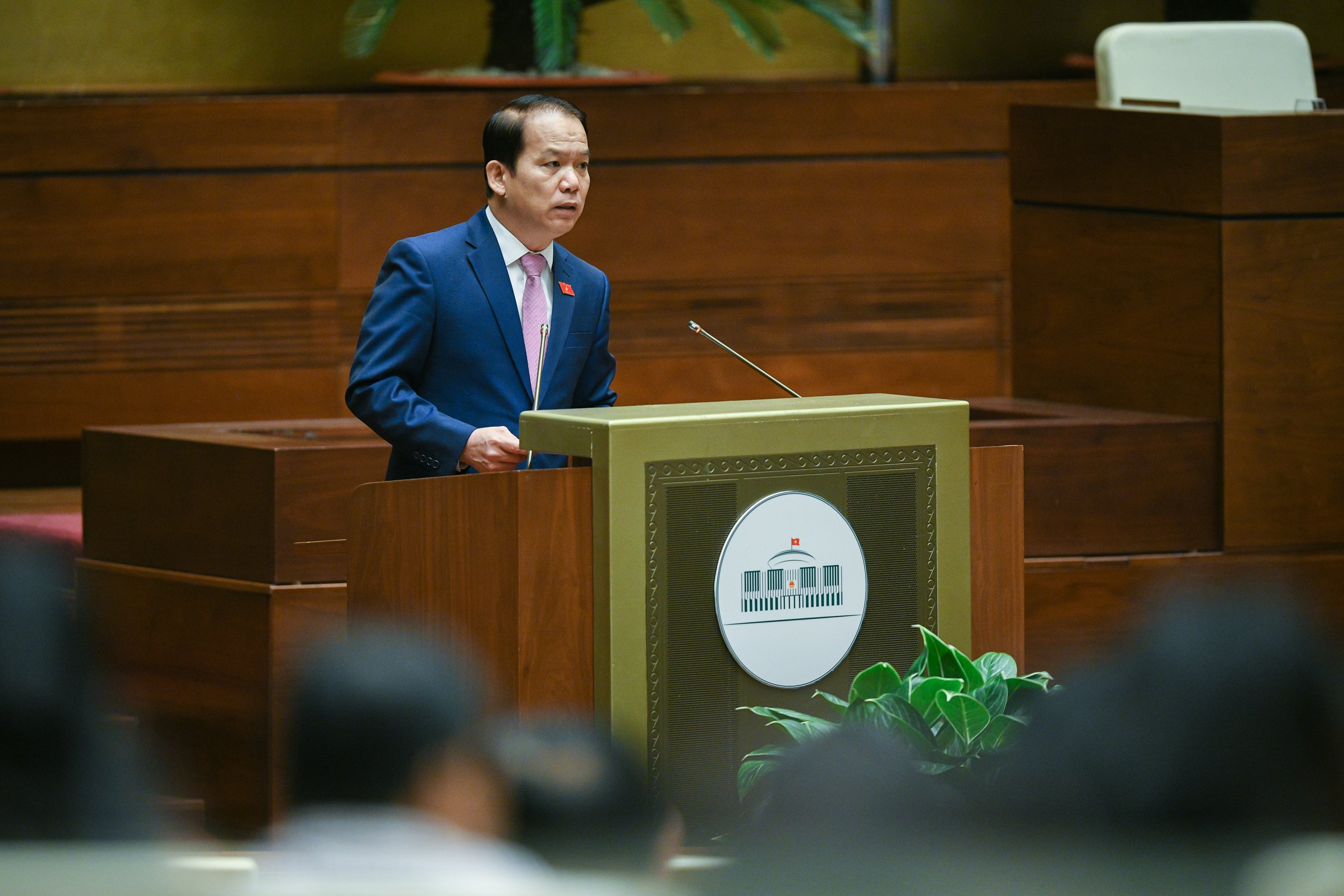 Quốc hội biểu quyết thông qua Nội quy Kỳ họp (sửa đổi) và thảo luận về dự án Luật Đấu thầu (sửa đổi) - 2