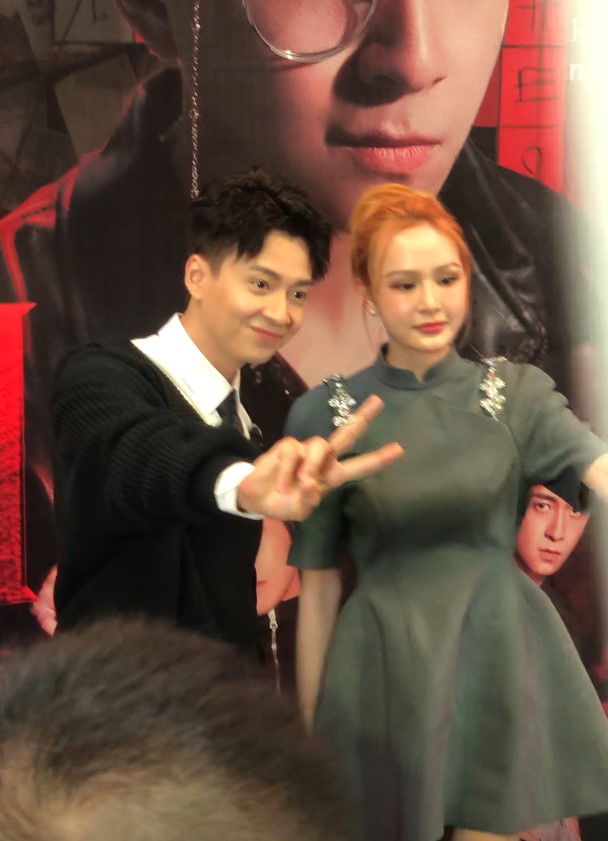 Hiền Hồ phải nhờ chỉnh ảnh vì xuất hiện với gương mặt như búp bê di động - 2