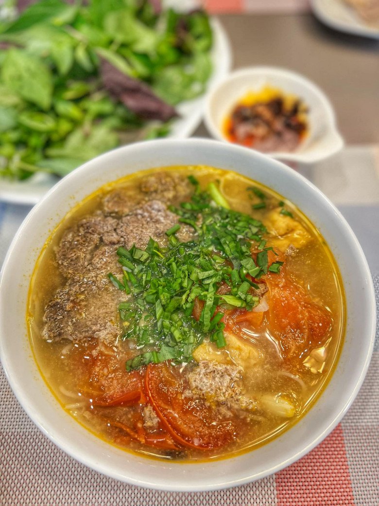 Siêu mẫu Hà Anh nấu cho chồng Tây và ái nữ bữa sáng thơm ngào ngạt, dân mạng khen "đã xinh còn khéo" - 13