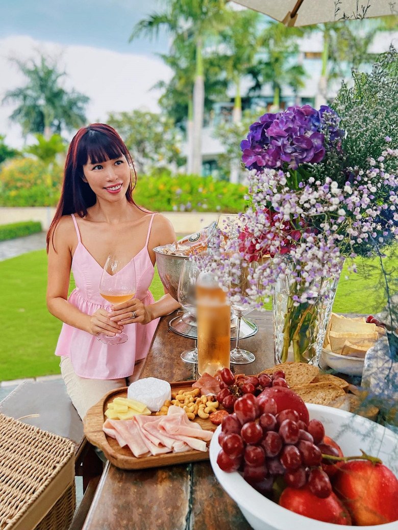 Siêu mẫu Hà Anh nấu cho chồng Tây và ái nữ bữa sáng thơm ngào ngạt, dân mạng khen "đã xinh còn khéo" - 11