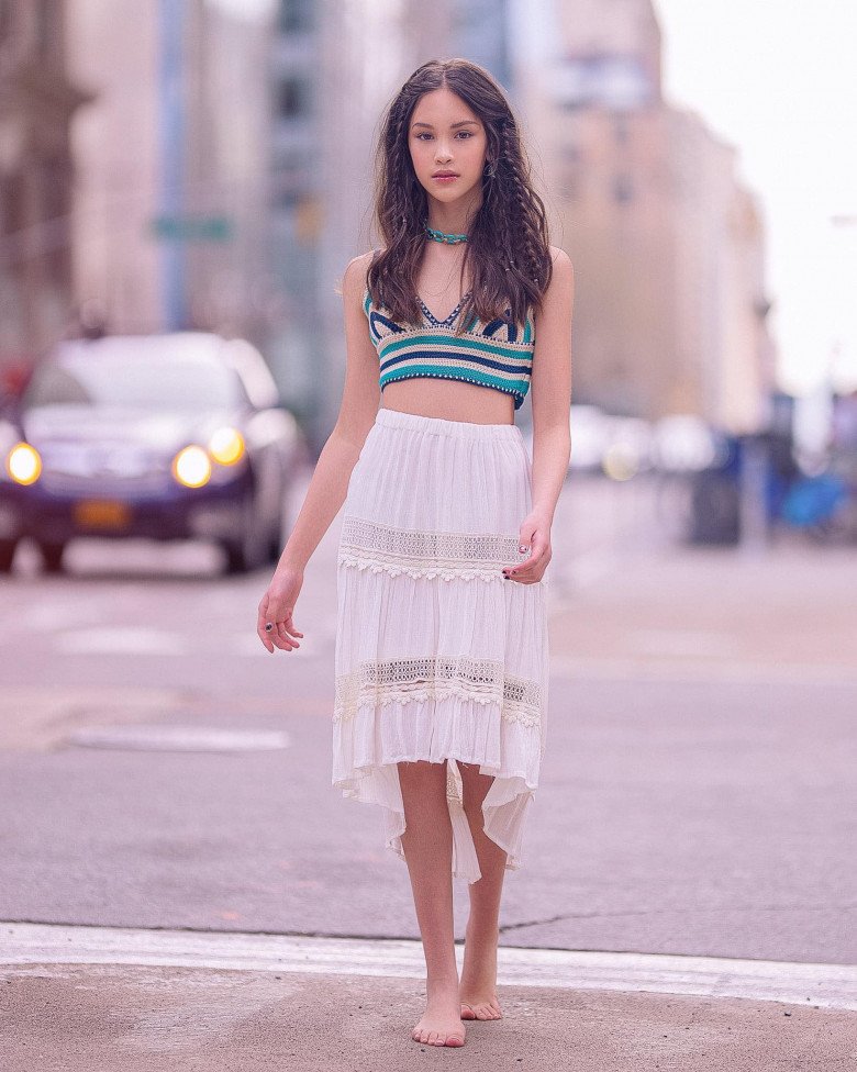 Bé gái Việt 13 tuổi cao 1m72 thả dáng náo loạn đường phố New York, là mẫu nhí Việt đầu tiên catwalk tại Mỹ - 5