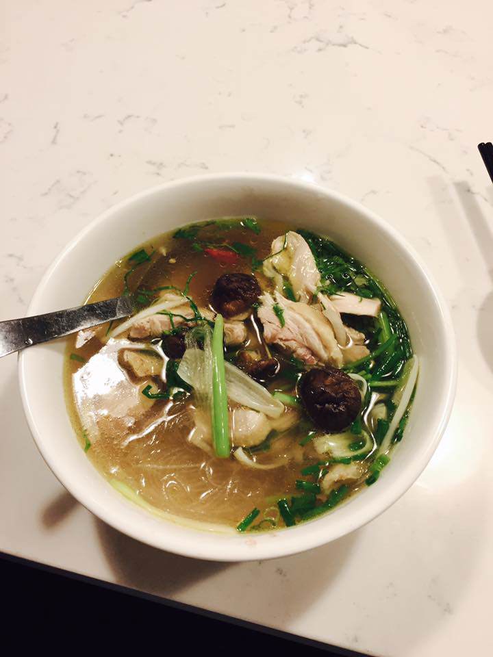 Mẹ ruột nổi tiếng của Bằng Kiều được khen nấu phở "ngon nhất thế giới", chồng cũ Thu Phương "oánh" liền 2 bát - 7