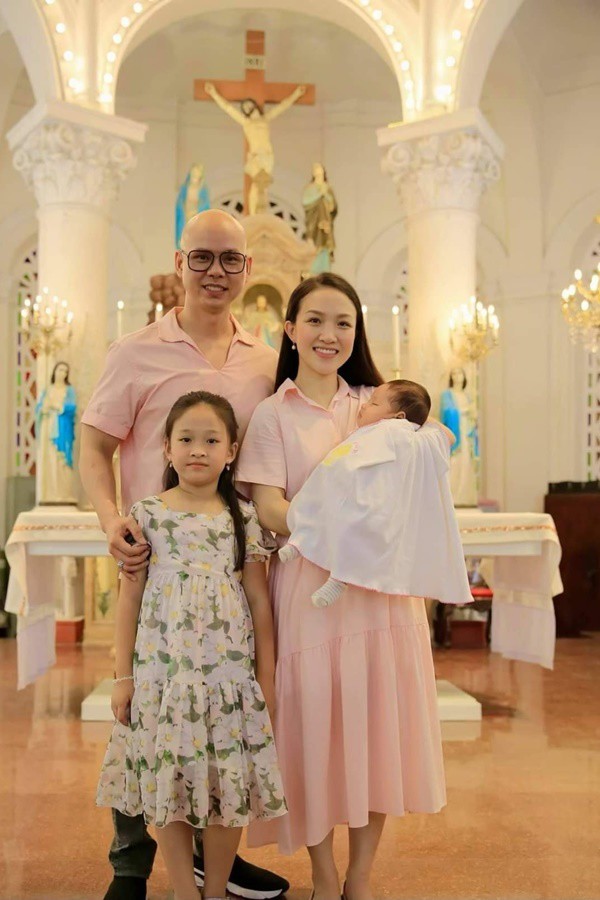 Vợ Phan Đinh Tùng kể chuyện ngày sinh con &#34;chạm cửa tử&#34;, bác sĩ báo động đỏ toàn viện còn ông xã chết lặng - 6