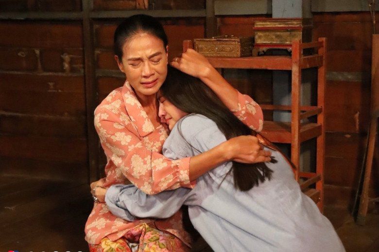 Nửa năm chị chồng không về quê, tôi và mẹ chồng lên thăm thì suýt ngất khi vừa đẩy cửa  - 2