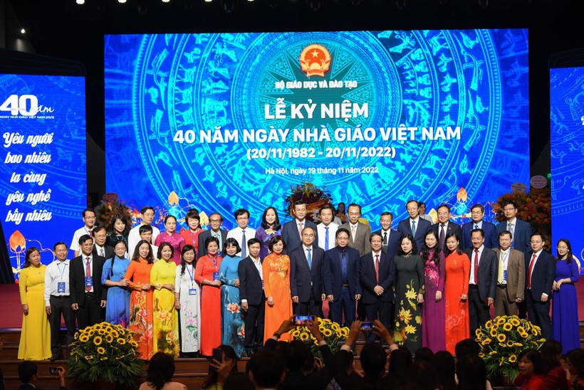 Lễ kỷ niệm 40 năm Ngày Nhà giáo Việt Nam: Tôn vinh nghề cao quý nhất trong những nghề cao quý - 6