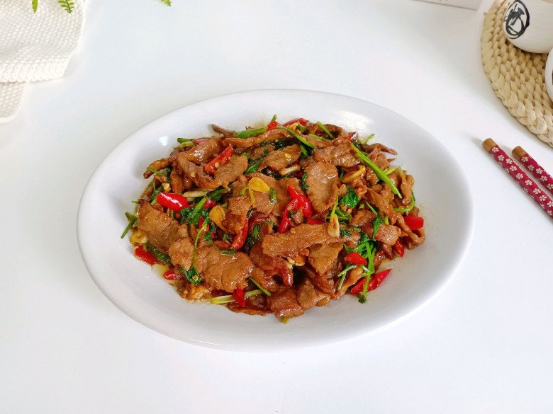 Không phải cần tây, thịt bò xào với loại rau hay ăn sống này hương vị đỉnh cao ai cũng đòi nấu tiếp - 9