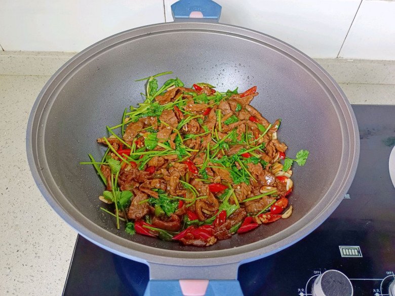 Không phải cần tây, thịt bò xào với loại rau hay ăn sống này hương vị đỉnh cao ai cũng đòi nấu tiếp - 8