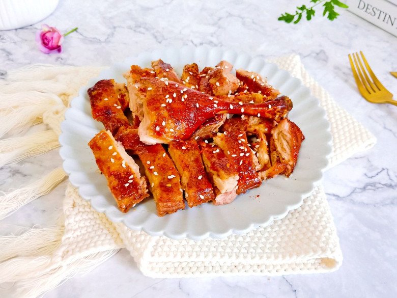 Người bán vịt nướng lâu năm lộ cách tẩm ướp cực đơn giản, nướng xong vịt vàng ruộm thơm nức mũi ăn đã miệng - 9