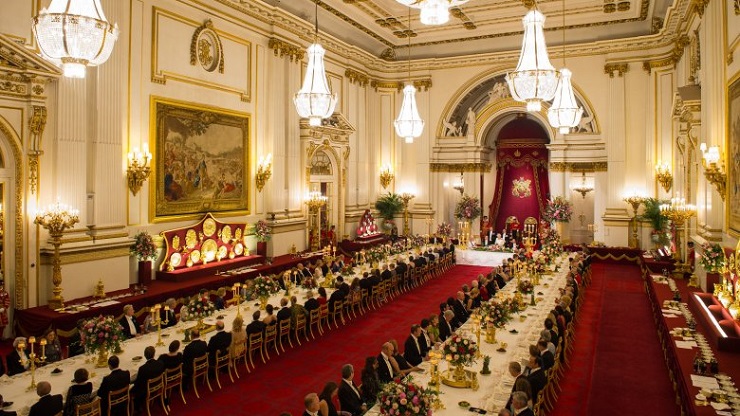 Những điều cấm kỵ trong bữa ăn của gia đình Hoàng gia Anh - 7