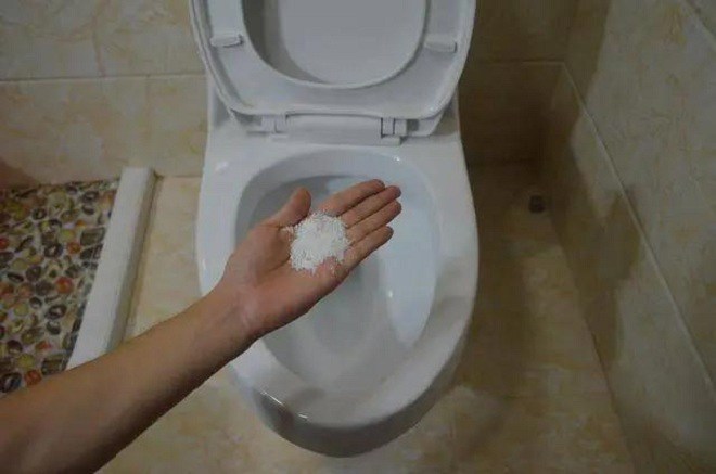 Trộn chút muối với bột giặt, nhiều vấn đề được giải quyết nhanh gọn, nhà nào không biết là quá phí - 1