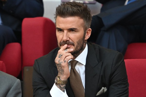 Beckham gây chú ý vì quá đẹp trai khi đứng cạnh hoàng thân Qatar trên sân World Cup 2022 - 2