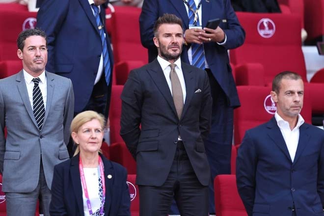 Beckham gây chú ý vì quá đẹp trai khi đứng cạnh hoàng thân Qatar trên sân World Cup 2022 - 3