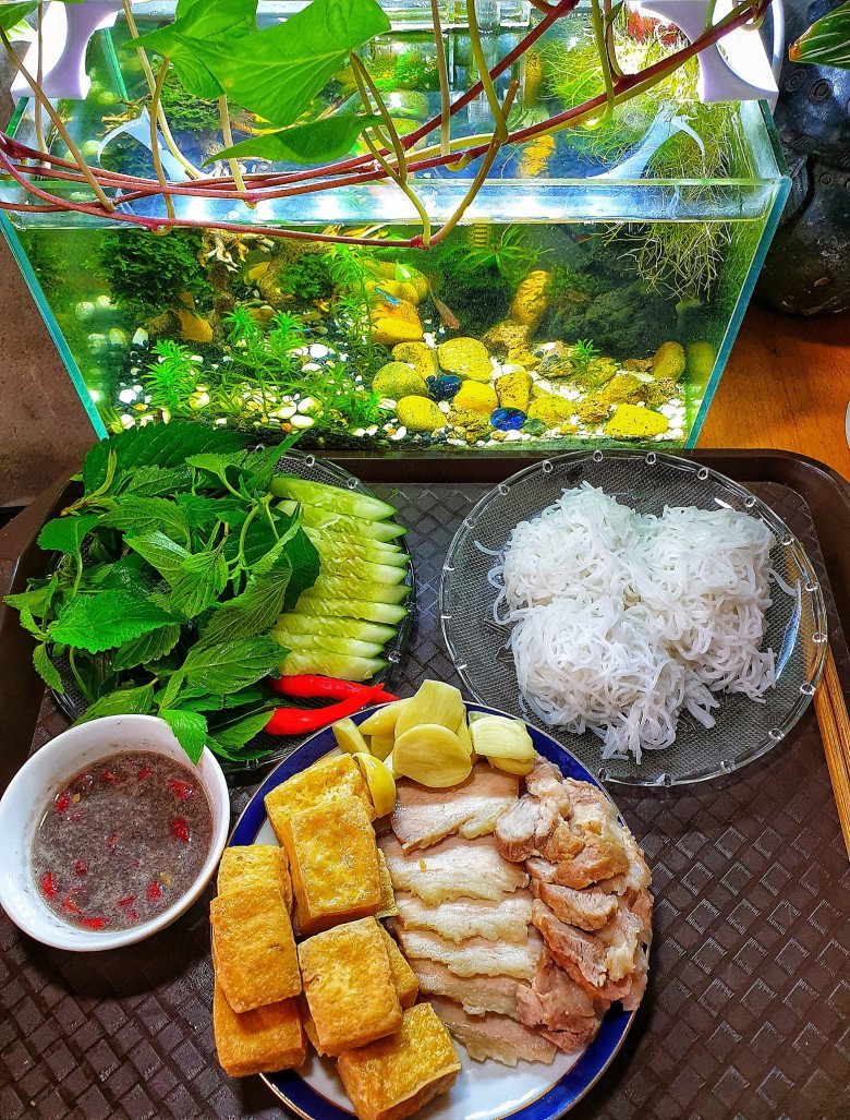 Chàng trai độc thân khoe cơm 1 mình, "không cần người yêu nấu ngon, chỉ cần người ăn món mình nấu" - 21