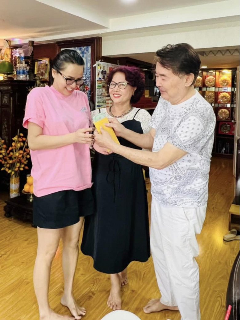 Hải Băng được gọi là “con dâu may mắn nhất Vịnh Bắc Bộ”, soi quà sinh nhật hàng năm là hiểu - 3