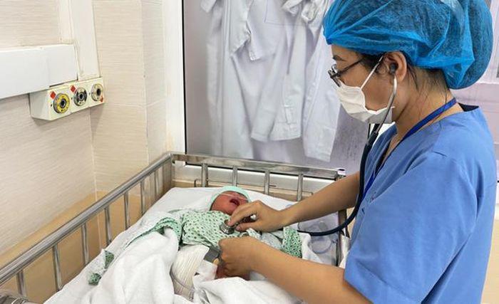 3 bé sơ sinh ở Hà Nội sốt li bì, nhập viện xét nghiệm phát hiện mắc loại dịch đang lan rộng - 1