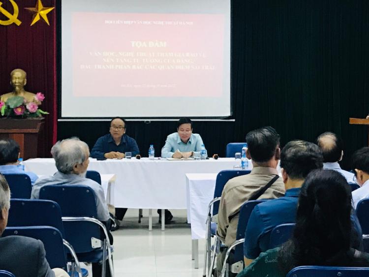 Tin Tức - Văn học, nghệ thuật tích cực bảo vệ nền tảng tư tưởng của Đảng, đấu tranh phản bác quan điểm sai trái