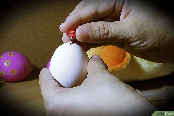 Lấy cây kim chọc 1 lỗ vào trứng trước khi luộc có tác dụng không ngờ, biết xong ai cũng thi nhau làm - 3