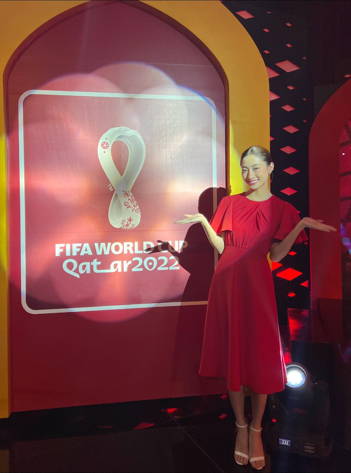 VTV mời hoa hậu bình luận World Cup 2022: 32 hot girl ra sao sau khi bị cắt sóng? - 1