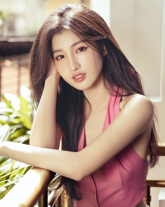 &#34;Thần tiên tỷ tỷ&#34; thế hệ mới là người đẹp 2k2 quê Thanh Hóa có vượt mặt hot girl xứ Lạng? - 4